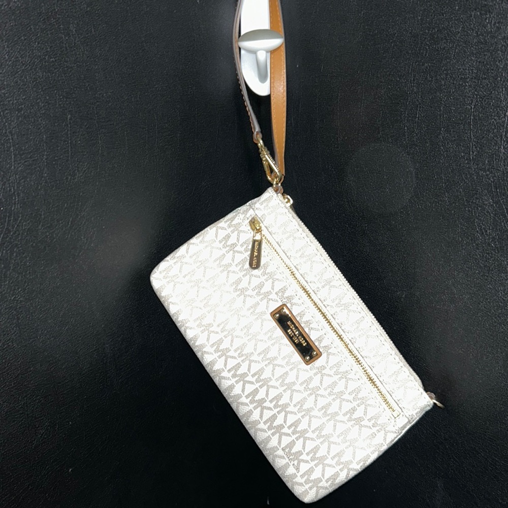 Michael Kors Wristlet